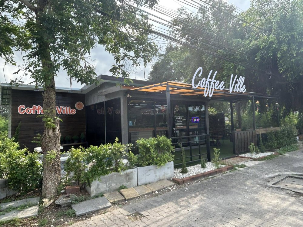 Coffee Ville คอฟฟี่ วิลล์ ระยอง - คาเฟ่ริมถนนสุขุมวิท ที่ดีทั้งกาแฟ มัทฉะ และขนมหวาน!